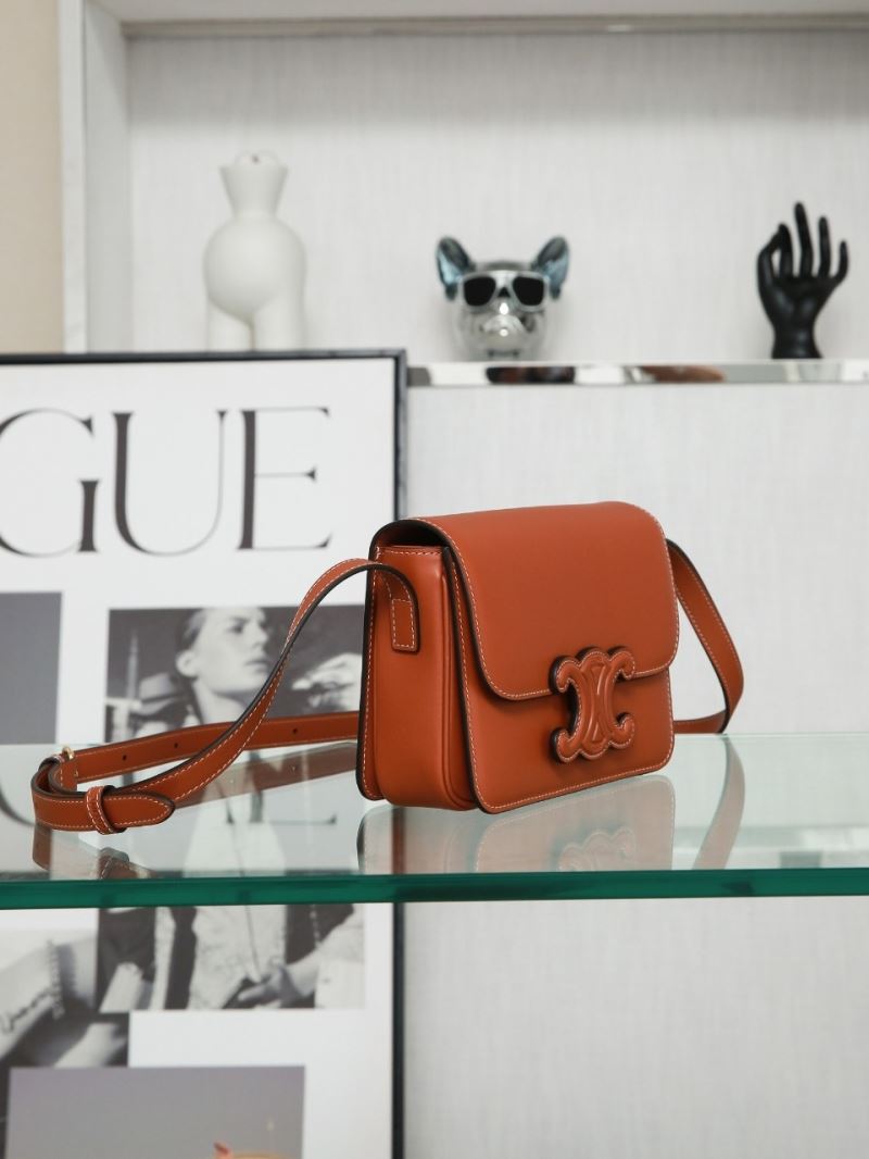 Ce1i*e triomphe bags